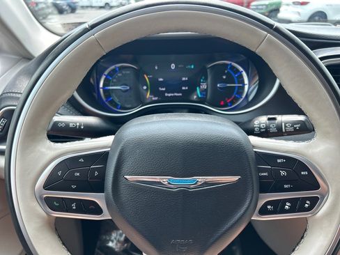 Used 2020 Chrysler Pacifica Limited image 26