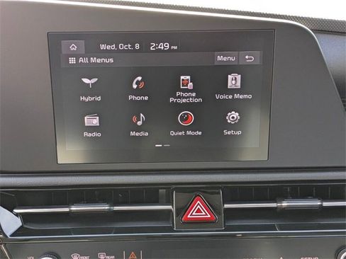 Used 2024 Kia Niro LX image 14