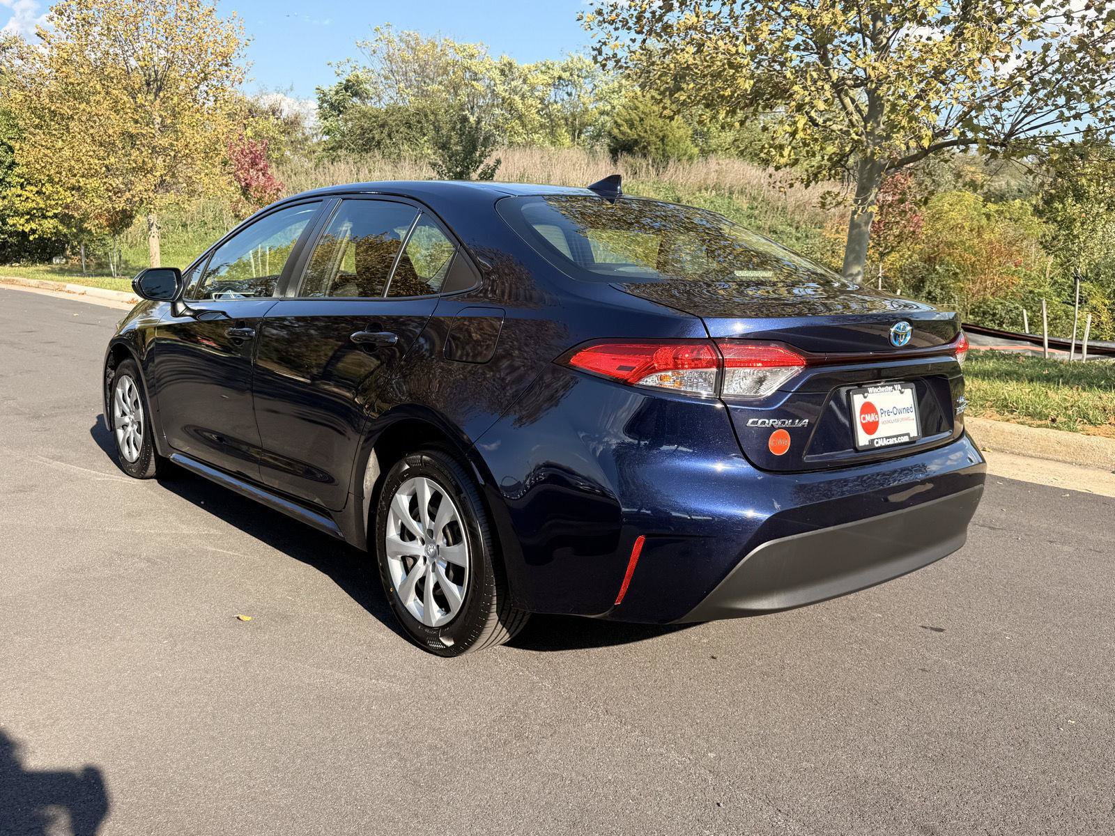 Used 2023 Toyota Corolla LE w/ Carpet Mat Package (TMS) FWD image 7