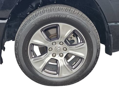 Used 2024 RAM 1500 Laramie AWD/4WD image 30