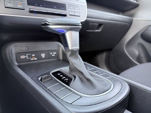 Used 2024 Hyundai Kona SEL image 18