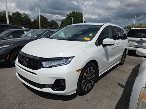 Used 2026 Honda Odyssey Elite image 4