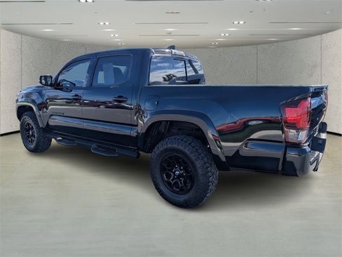 Used 2022 Toyota Tacoma SR5 image 5