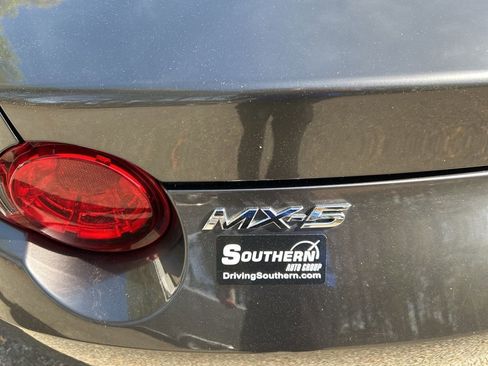 Used 2019 MAZDA MX-5 Miata RF Grand Touring image 11