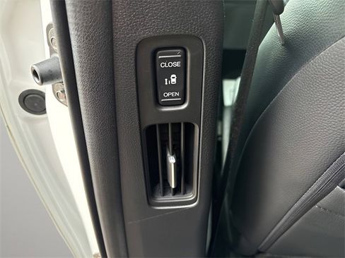 Used 2023 Honda Odyssey EX-L image 22