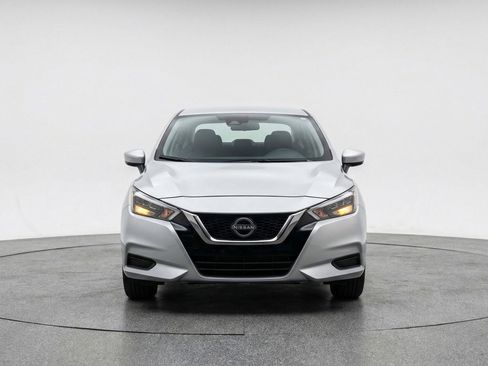 Used 2025 Nissan Versa SV FWD image 2