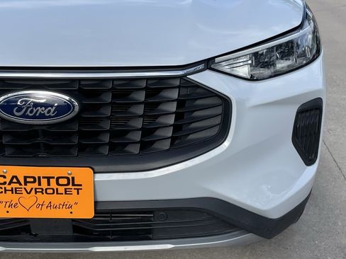 Used 2025 Ford Escape Active image 9