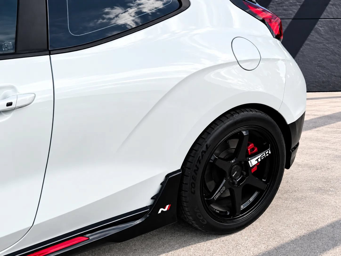Used 2022 Hyundai Veloster N FWD image 21