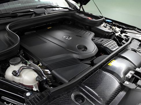 Used 2025 Mercedes-Benz GLS 450 4MATIC image 25