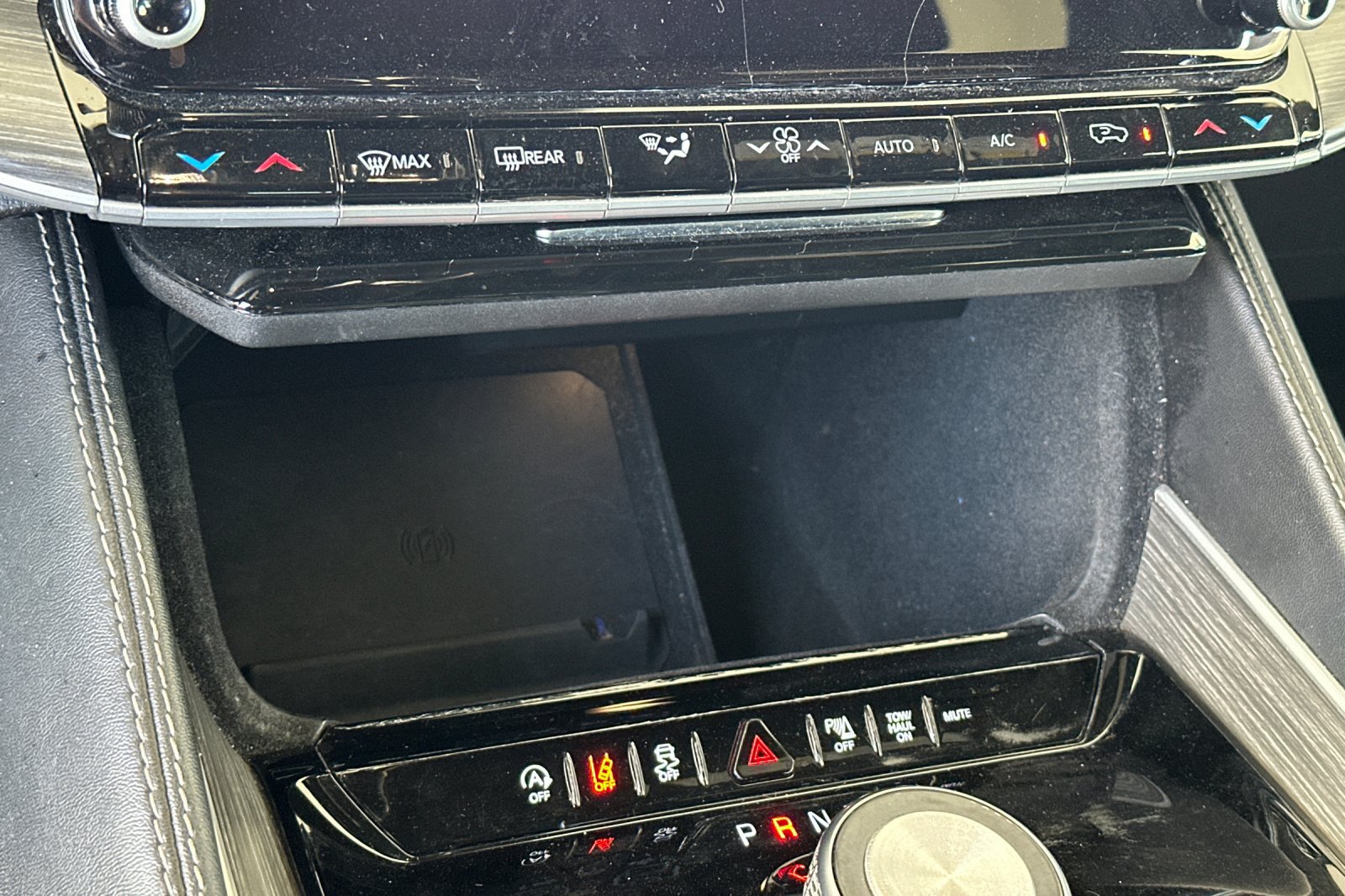 Used 2024 Jeep Wagoneer Series II AWD/4WD image 25