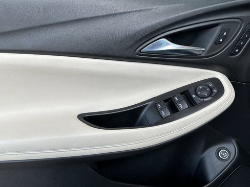 Certified 2023 Buick Encore GX Essence w/ Experience Buick Package FWD image 8