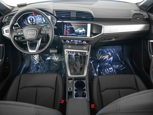 New 2025 Audi Q3 2.0T Premium image 12