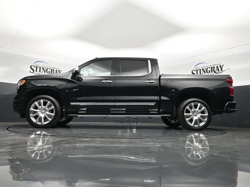Used 2025 Chevrolet Silverado 1500 High Country w/ High Country Premium Package AWD/4WD image 23