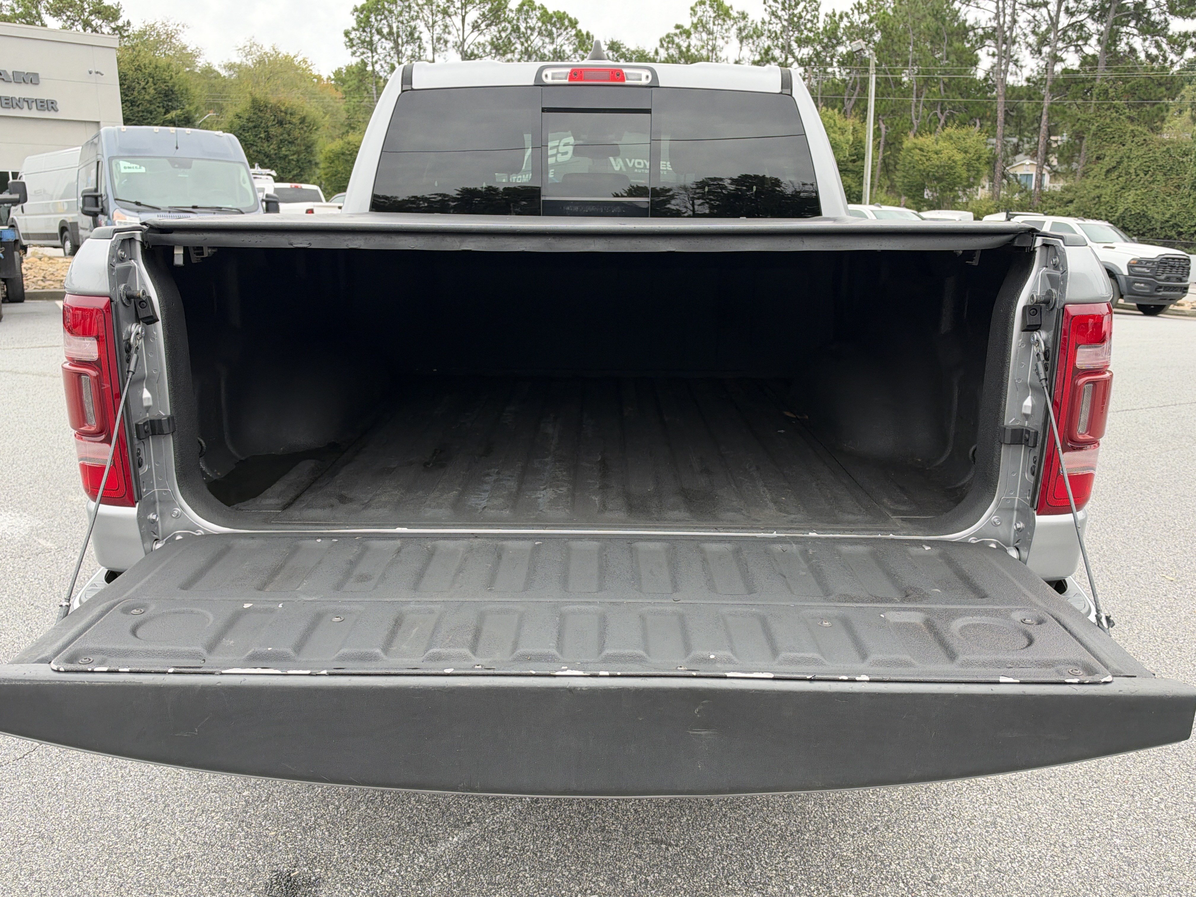 Used 2020 RAM 1500 Laramie AWD/4WD image 22