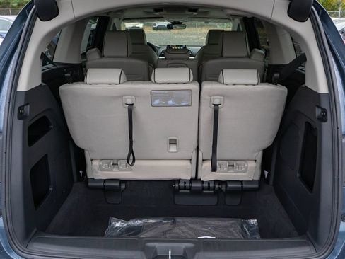 New 2026 Honda Odyssey Touring image 13