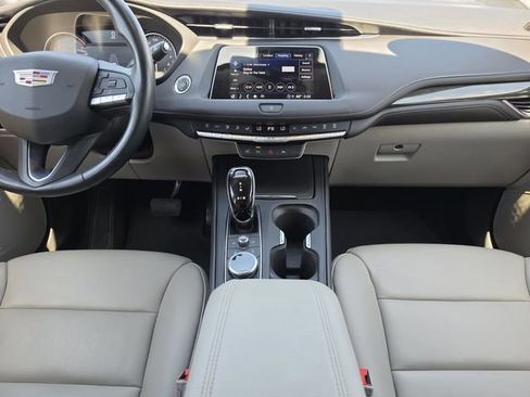 Used 2022 Cadillac XT4 Premium Luxury w/ Enhanced Visibility Package FWD image 25