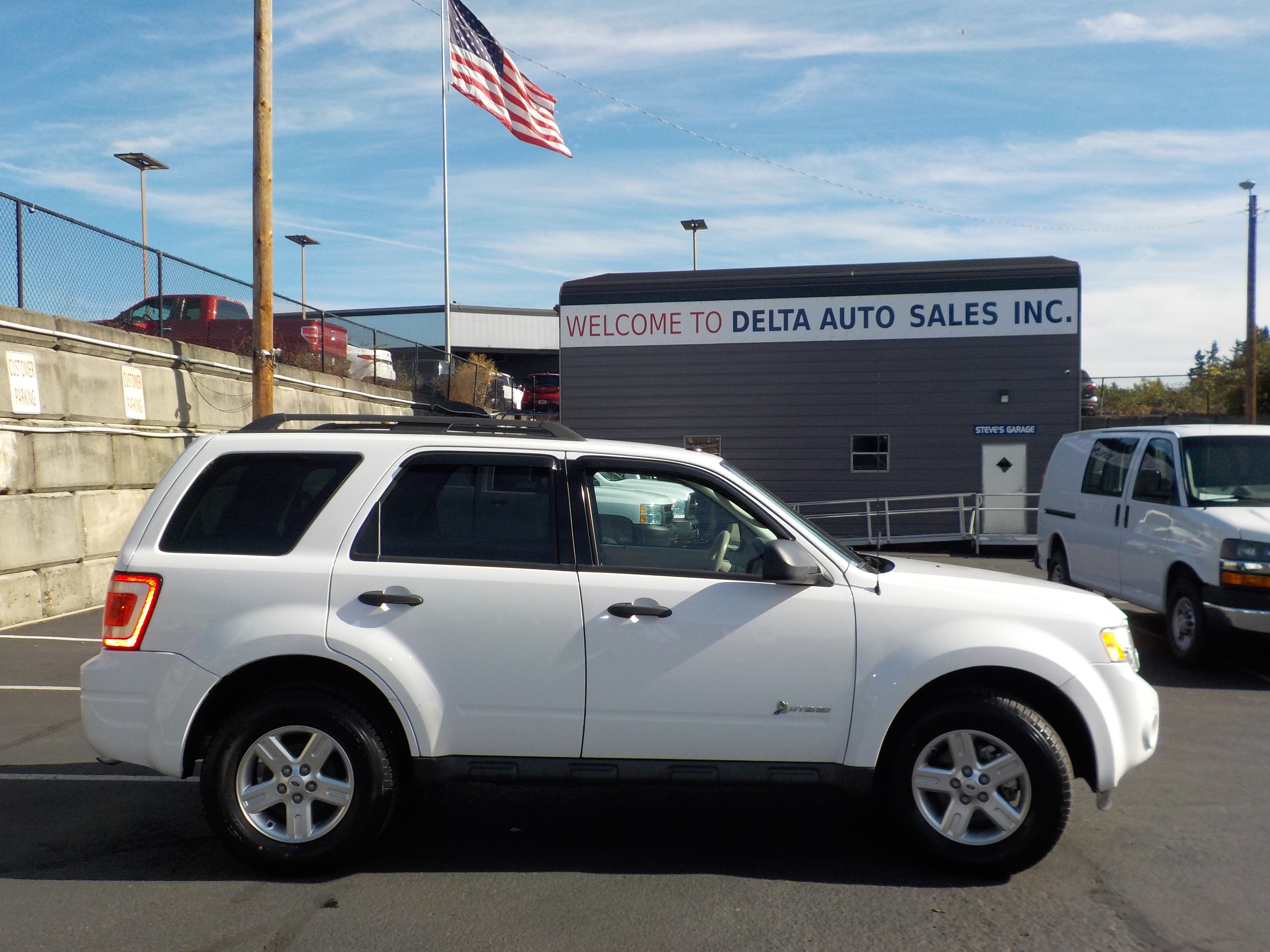 Used 2012 Ford Escape FWD Hybrid image 6