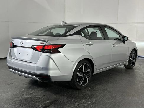 Used 2025 Nissan Versa SR image 8