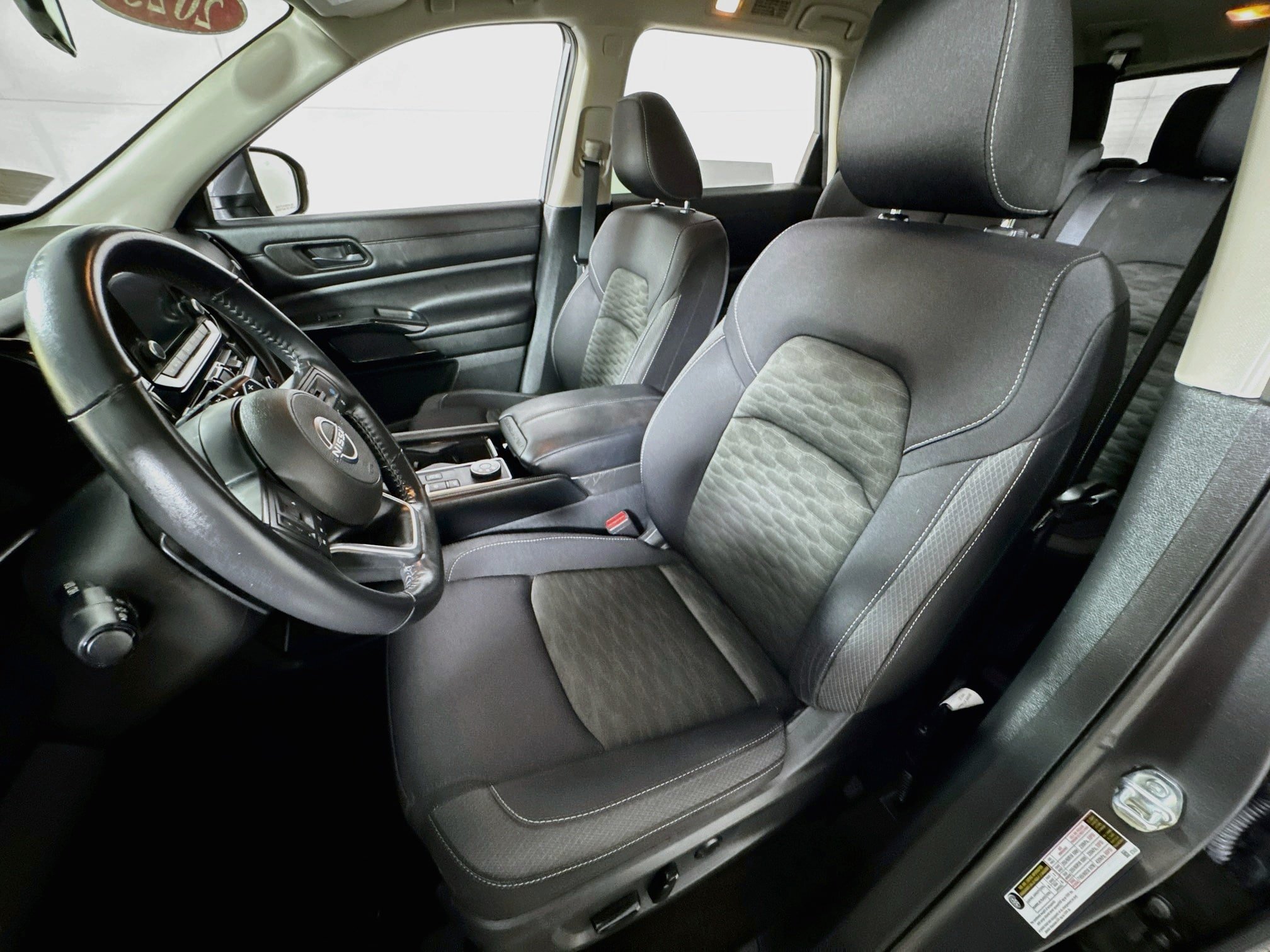 Used 2024 Nissan Pathfinder SV AWD/4WD image 14