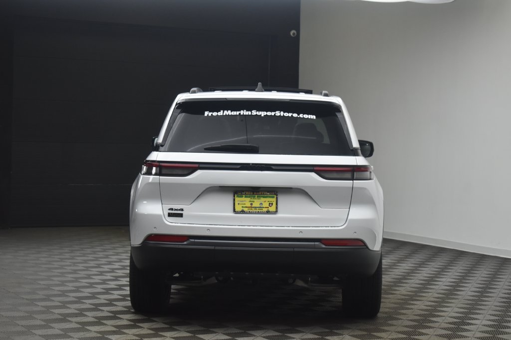 New 2027 Jeep Grand Cherokee Limited AWD/4WD image 13
