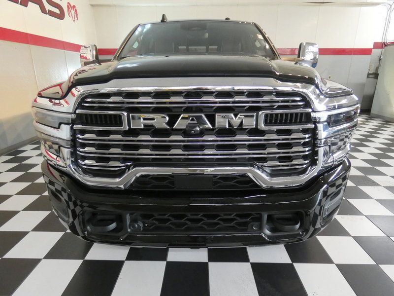 Used 2025 RAM 2500 Limited AWD/4WD image 2