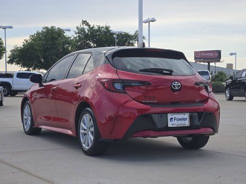 Used 2025 Toyota Corolla SE w/ SE Package FWD image 5