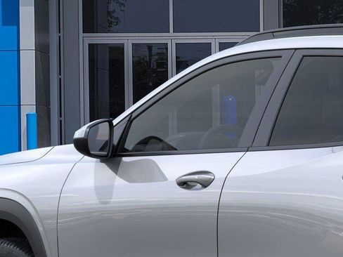 New 2026 Chevrolet Trax LT image 12