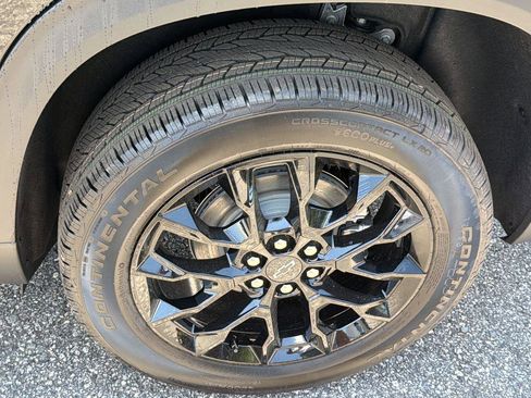 New 2026 Chevrolet Traverse LT w/ Midnight/Sport Edition FWD image 9