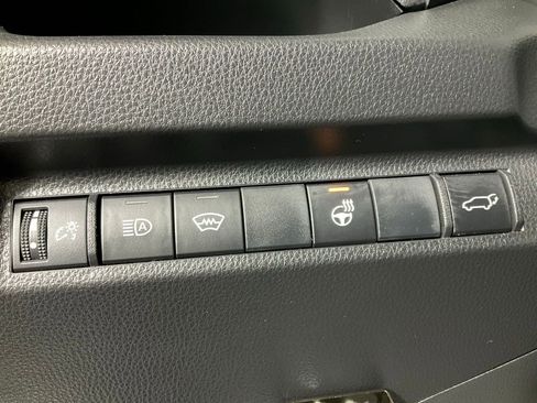 Used 2023 Toyota RAV4 SE image 22