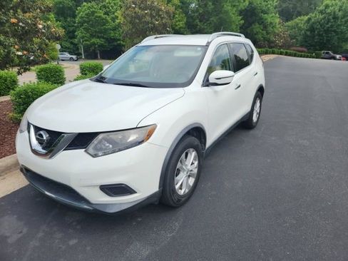 Used 2016 Nissan Rogue SV AWD/4WD image 2