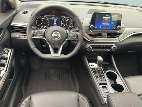 Used 2024 Nissan Altima 2.5 SR AWD/4WD image 11