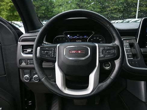 Used 2021 GMC Yukon XL SLT w/ SLT Premium Package RWD image 2