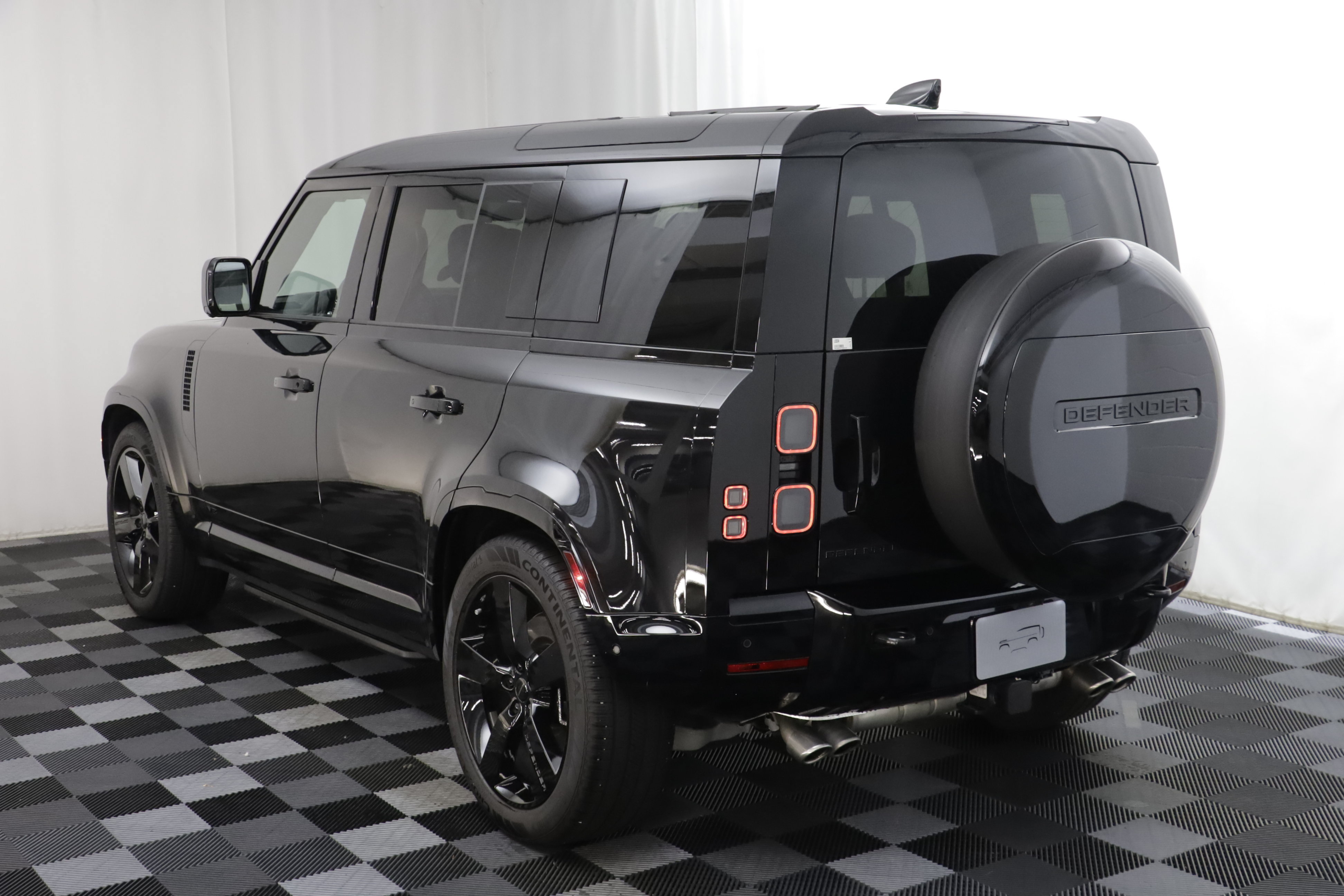 Certified 2026 Land Rover Defender 110 V8 AWD/4WD image 19