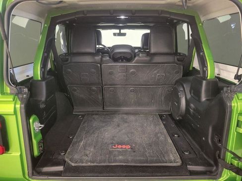 Used 2018 Jeep Wrangler Unlimited Rubicon image 23