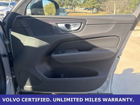 Certified 2025 Volvo XC60 B5 Plus image 10