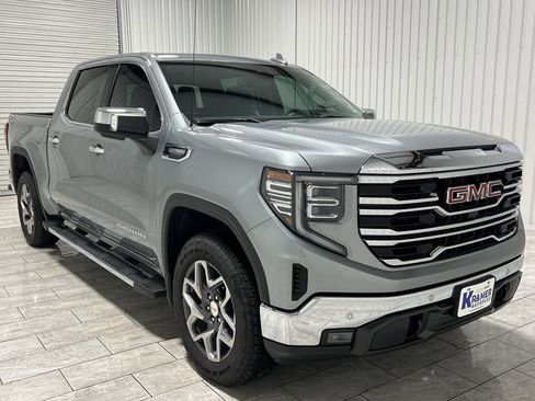 New 2026 GMC Sierra 1500 SLT image 7