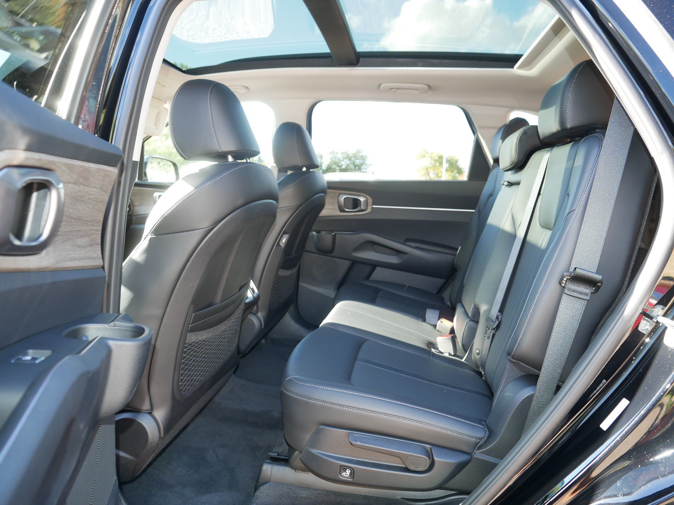 Certified 2023 Kia Sorento S w/ Panoramic Sunroof Package AWD/4WD image 35