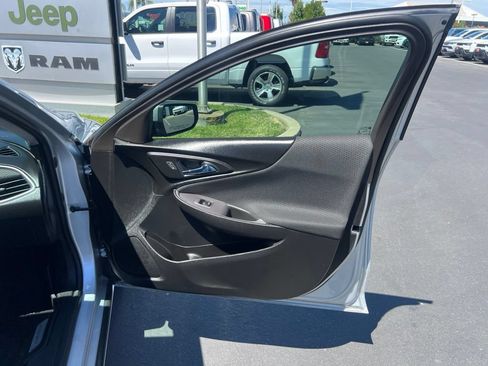 Used 2022 Chevrolet Malibu LT FWD image 41