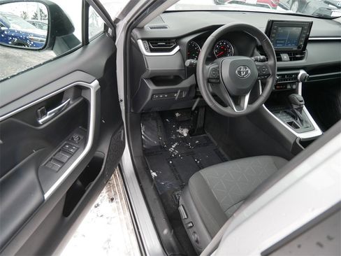 Certified 2022 Toyota RAV4 XLE image 10