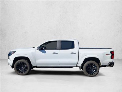 Used 2024 Chevrolet Colorado Z71 w/ Z71 Convenience Package 2 image 9