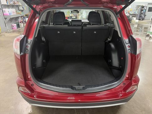 Used 2018 Toyota RAV4 Limited w/ Protection Package AWD/4WD image 31