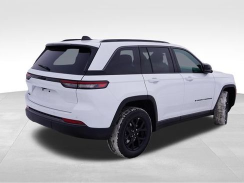 New 2026 Jeep Grand Cherokee Altitude AWD/4WD image 3