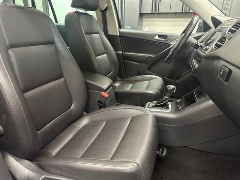 Used 2016 Volkswagen Tiguan SE image 27