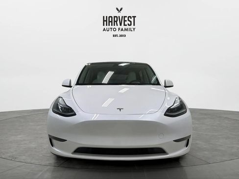 Used 2024 Tesla Model Y Long Range AWD/4WD image 11