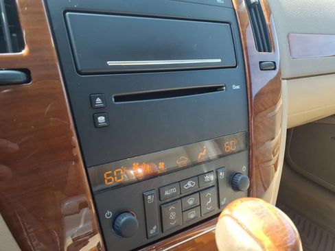 Used 2007 Cadillac STS w/ Preferred Equipment Group AWD/4WD image 19