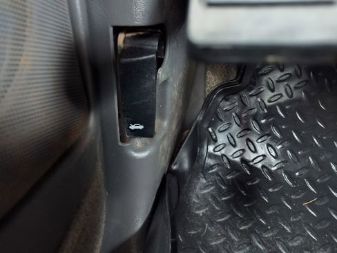 Used 2005 Chevrolet Silverado 3500 LS w/ Heavy-Duty Power Package image 26