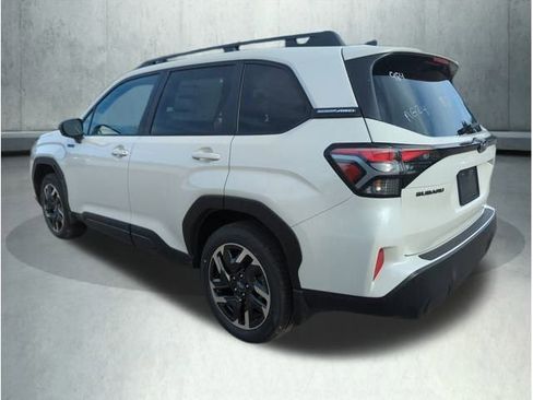 New 2025 Subaru Forester Premium image 3