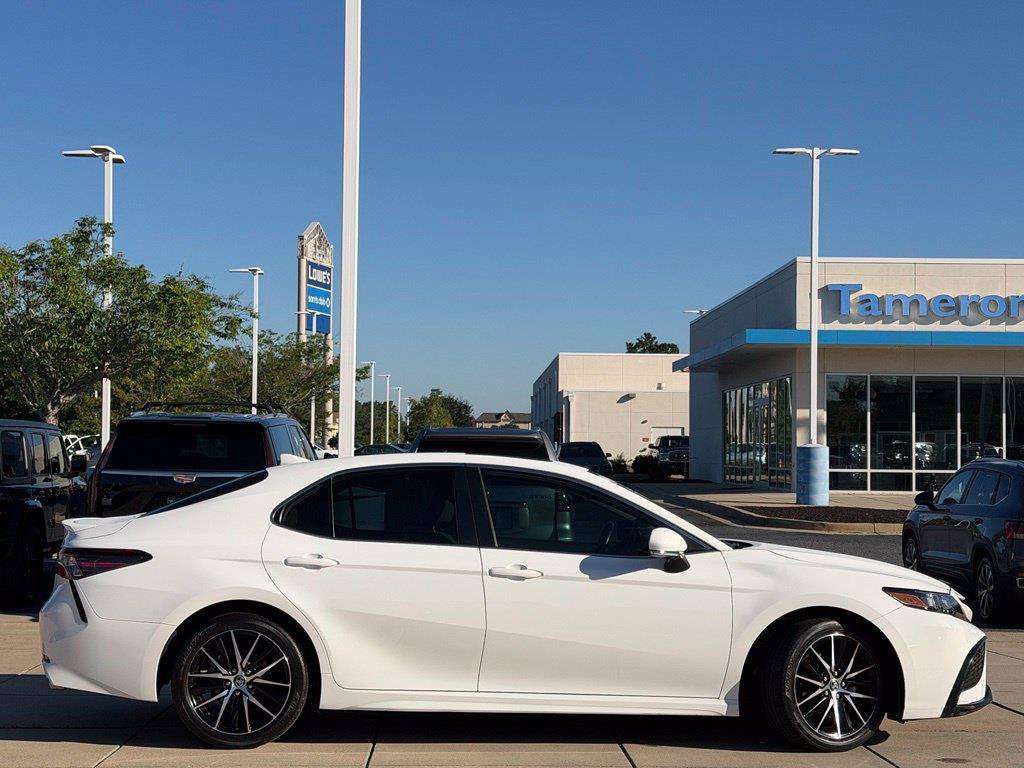 Used 2024 Toyota Camry SE FWD image 5
