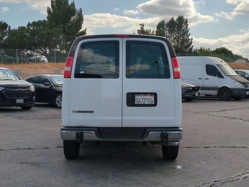 Used 2022 Chevrolet Express 2500 w/ Driver Convenience Package RWD image 7
