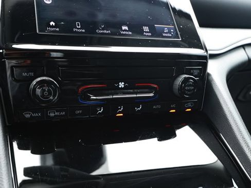 Certified 2023 Jeep Grand Cherokee Laredo RWD image 18